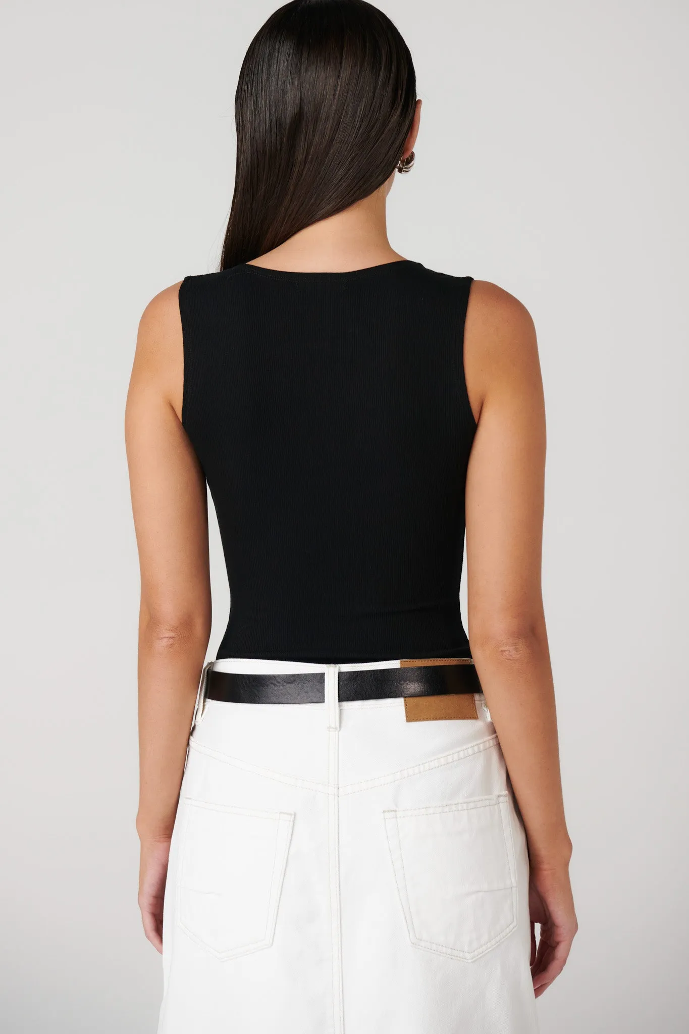 BAYSE BRAND Womens Aurora  Sleeveless Crew Neck Button Down Bodysuit - Black