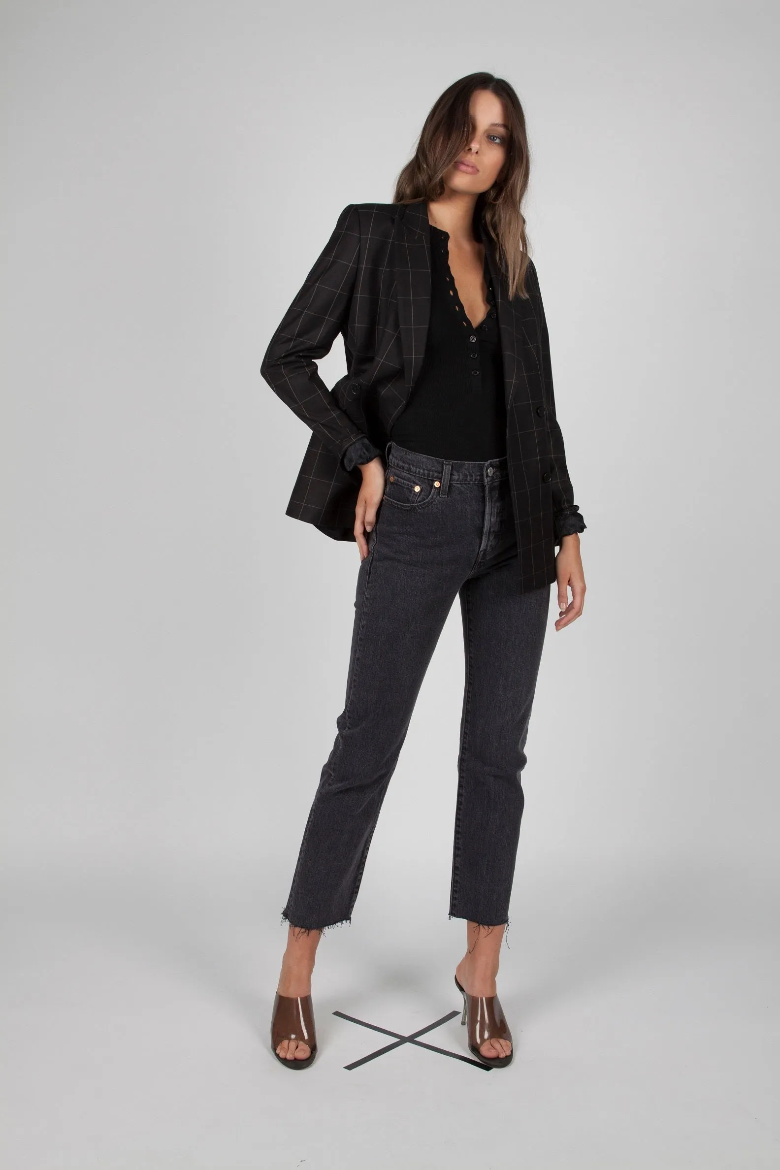 BAYSE BRAND Womens Aurora  Sleeveless Crew Neck Button Down Bodysuit - Black