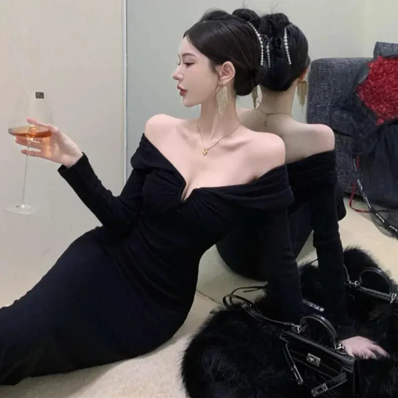 Black Evening Gown: Chic Off-Shoulder Cocktail Dress for Elegant Events