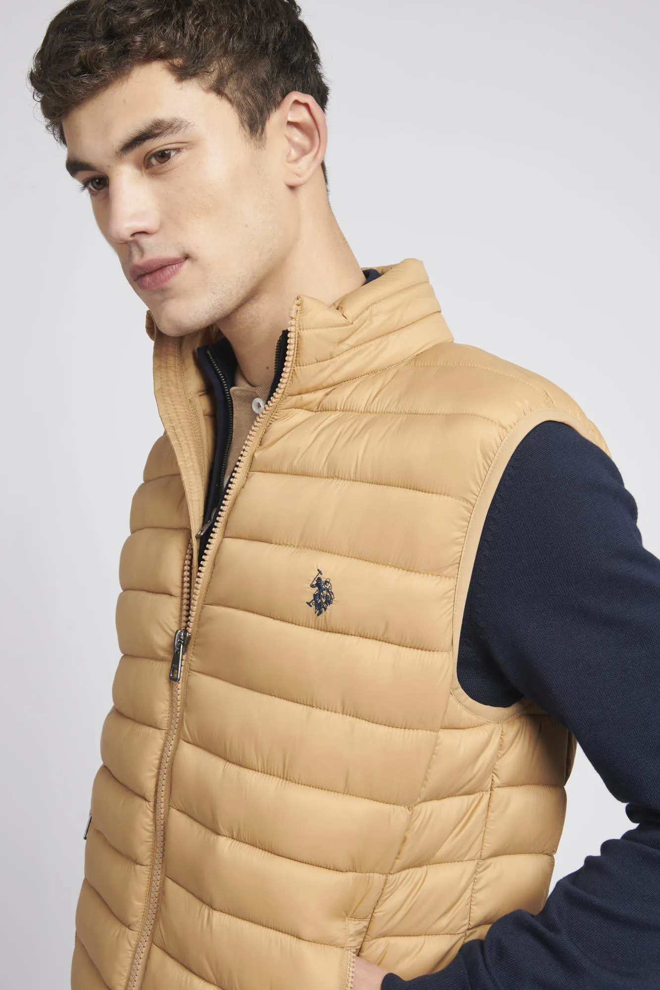 Mens Bellow Gilet in Iced Coffee